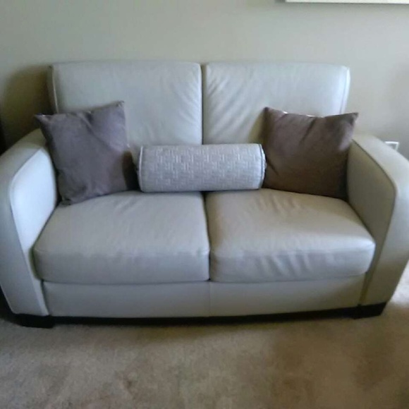 Natuzzi Taupe Leather LoveSofa - Picture 1 of 1